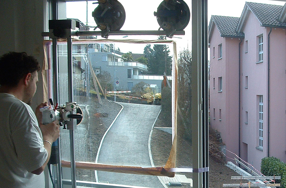 vetrox, glaskratzer, glaskratzer entfernen, glaskratzerentfernung, scratching, graffiti, glass doc, glassanierung, verkratztes glas